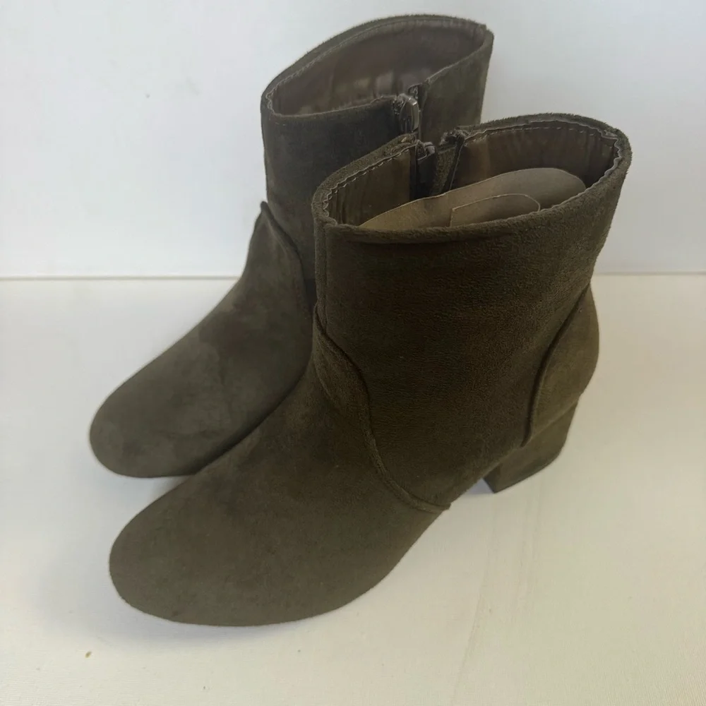 Elegant Olive Ankle Booties Size 8 - Picture 8 of 12